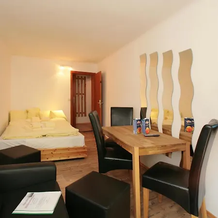 Studio White Apartment *
